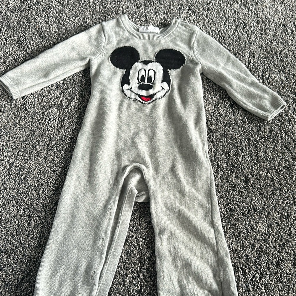 Gap kids x Disney Mickey Sweater long sleeve button  onesie